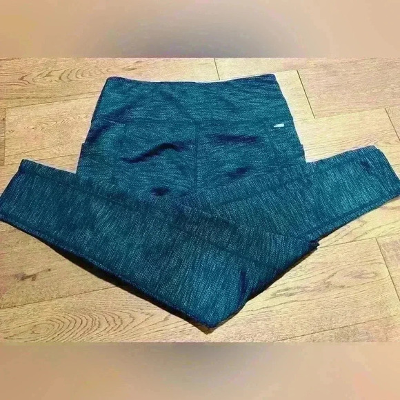 Mondetta Blue High-Waisted Textured Leggings Small - Picture 3 of 6